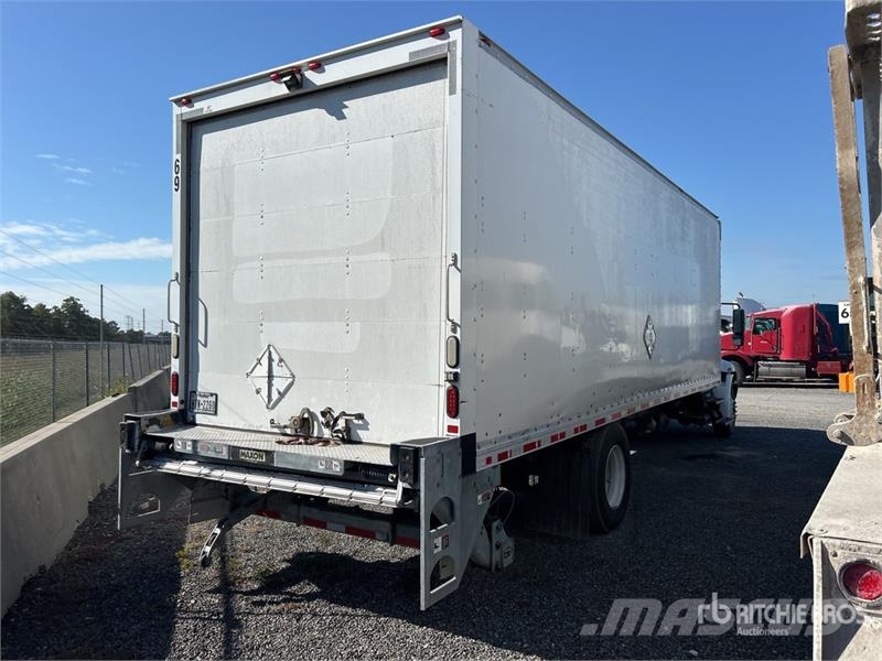 International 4300 Furgons