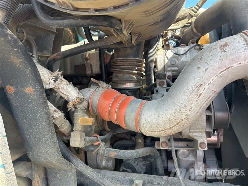 International 4300 Wassertanker
