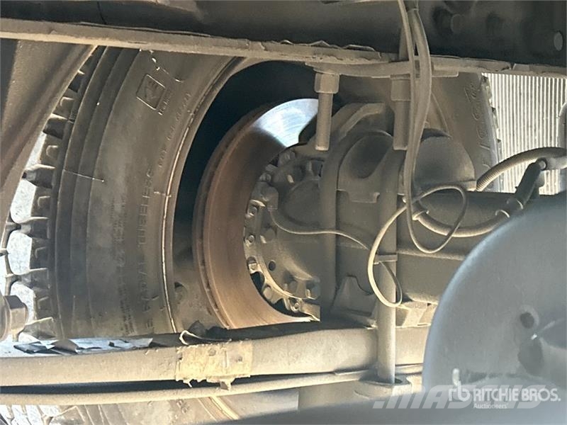 International 4300 ボックスボディー、ウイング、箱車