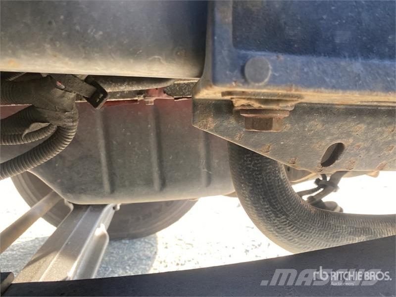 International 4300 شاحنات ذات هيكل صندوقي