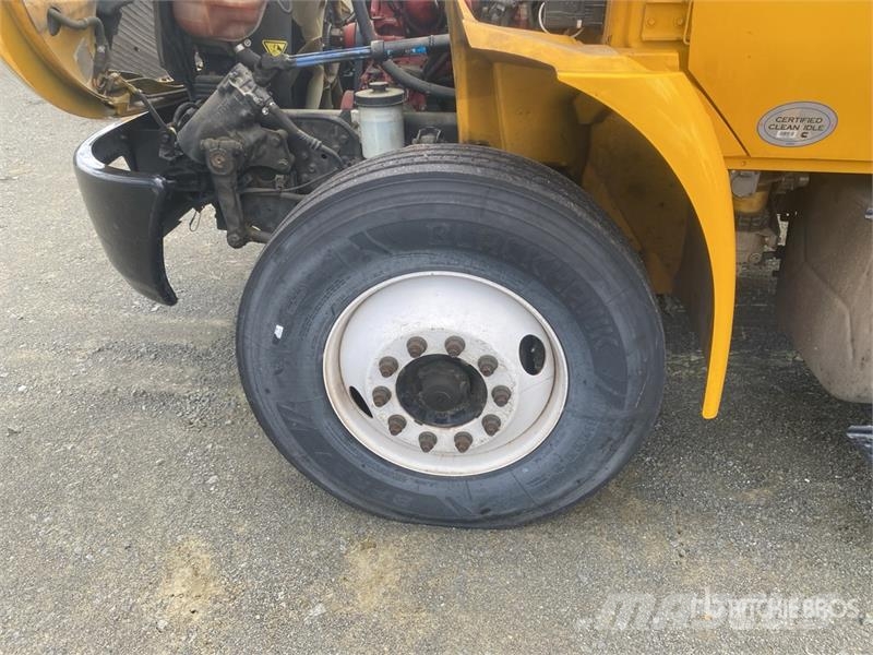 International 4300 Skriňová nadstavba