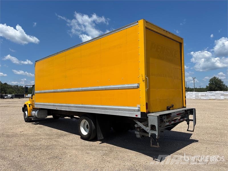 International 4300 Skriňová nadstavba