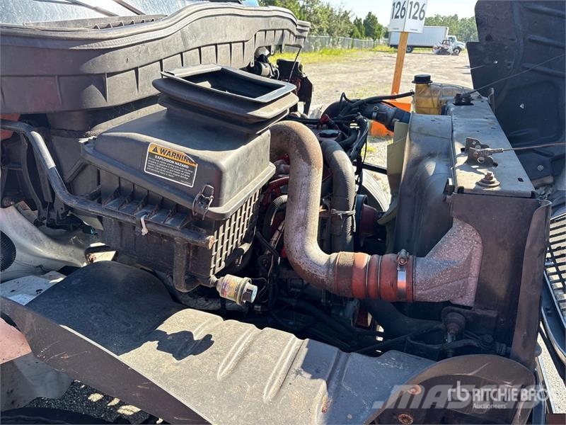 International 4300 Umpikorikuorma-autot