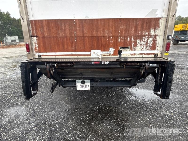 International 4300 Umpikorikuorma-autot