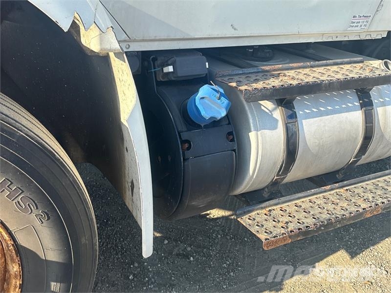 International 4300 Umpikorikuorma-autot