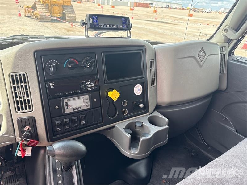International 4300 Camion cu control de temperatura