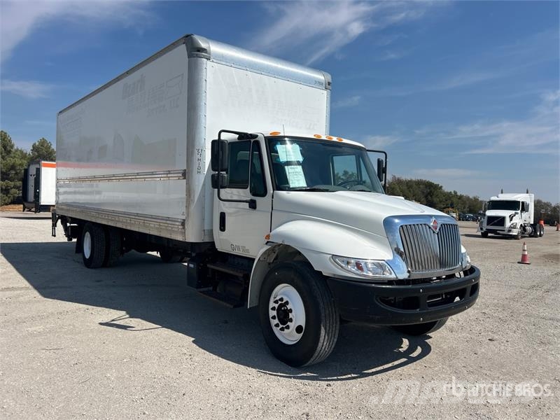 International 4300 Umpikorikuorma-autot