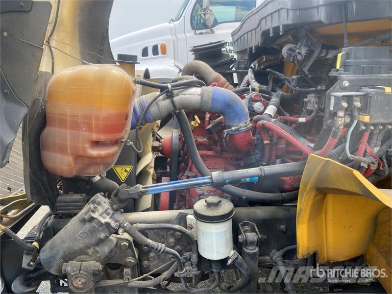 International 4300 Skriňová nadstavba