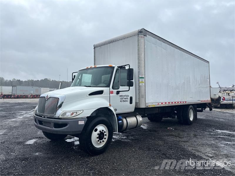 International 4300 Umpikorikuorma-autot