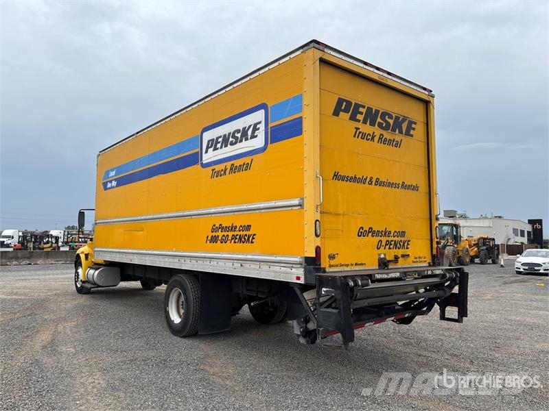 International 4300 Bakwagens met gesloten opbouw