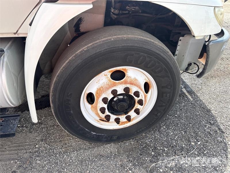 International 4300 Camion cu control de temperatura
