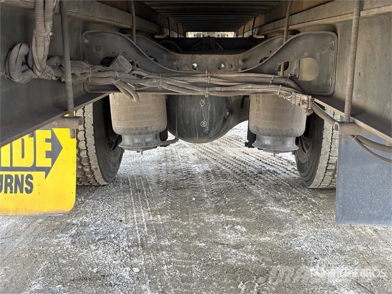 International 4300 Umpikorikuorma-autot