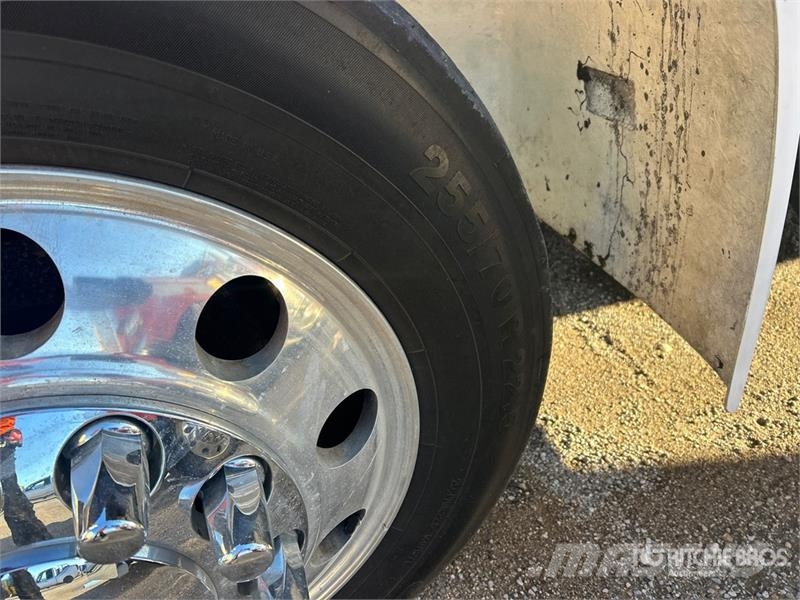 International 4300 ボックスボディー、ウイング、箱車