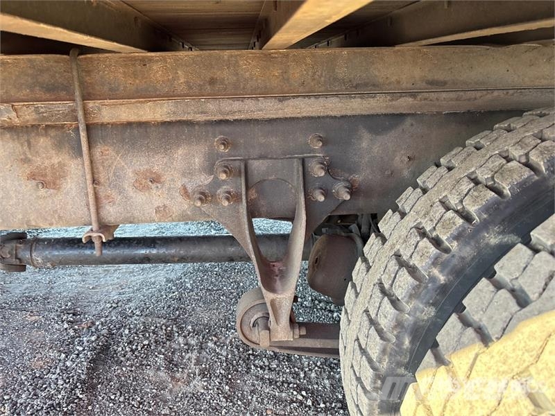 International 4300 شاحنات ذات هيكل صندوقي