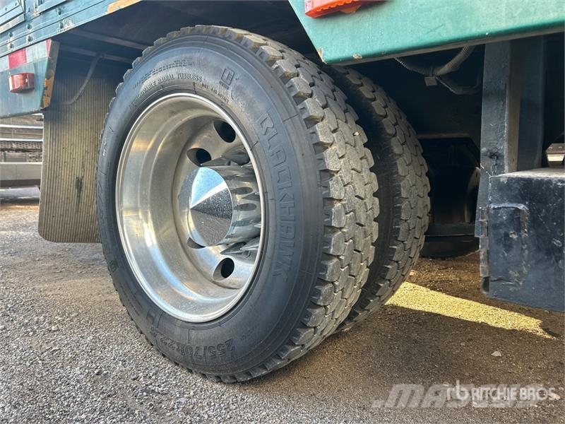 International 4300 ボックスボディー、ウイング、箱車
