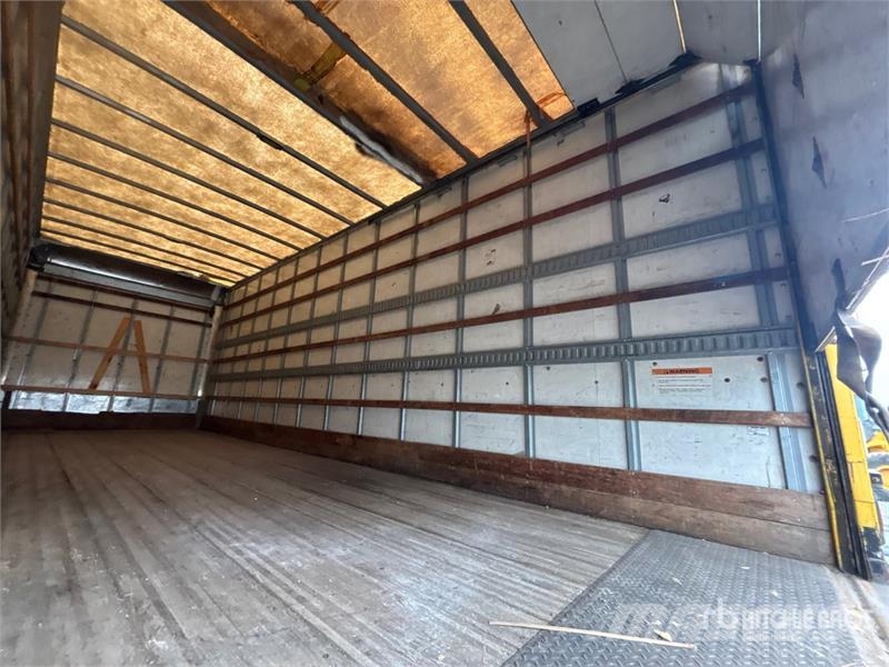International 4300 Bakwagens met gesloten opbouw