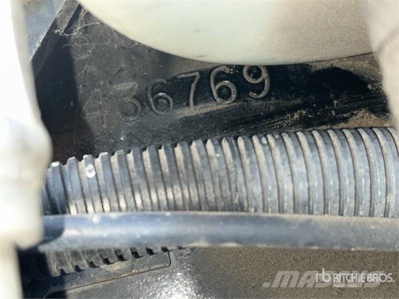 International 4300 Furgons