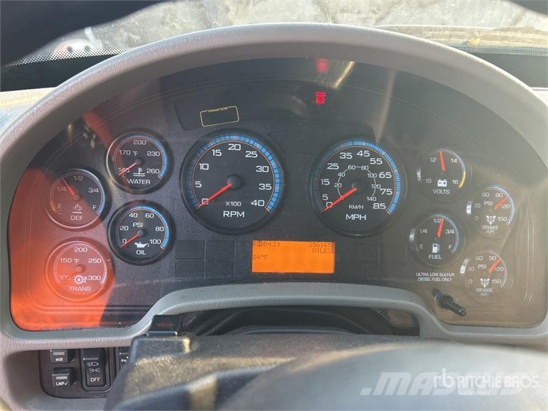 International 4300 Umpikorikuorma-autot