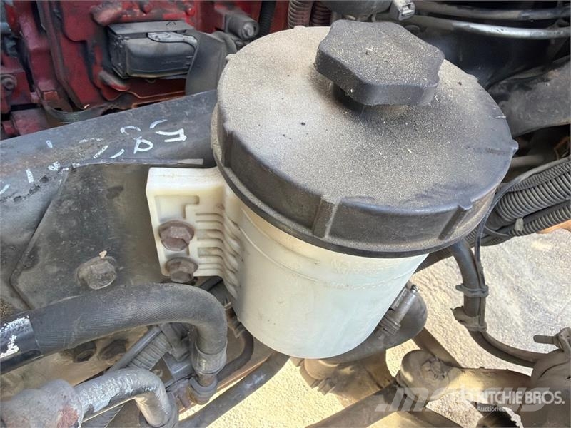 International 4300 شاحنات ذات هيكل صندوقي