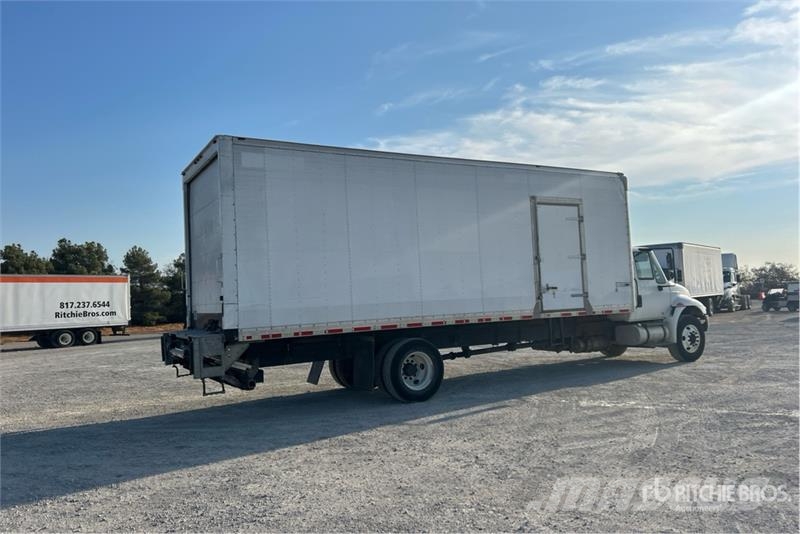 International 4300 Umpikorikuorma-autot