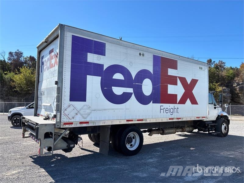 International 4300 Camion cassonati