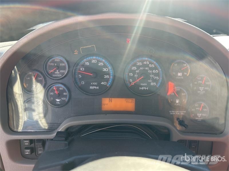 International 4300 Temperature controlled trucks