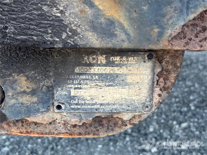 International 4300 Umpikorikuorma-autot