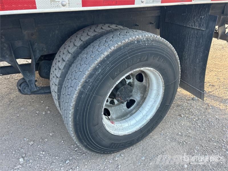 International 4300 Umpikorikuorma-autot