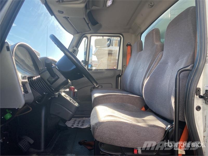 International 4300 Tovornjaki zabojniki