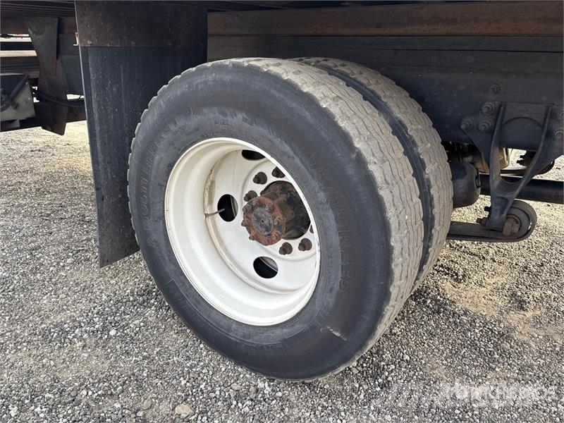 International 4300 Umpikorikuorma-autot