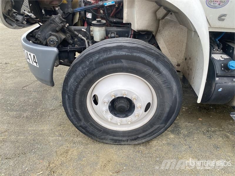 International 4300 Umpikorikuorma-autot