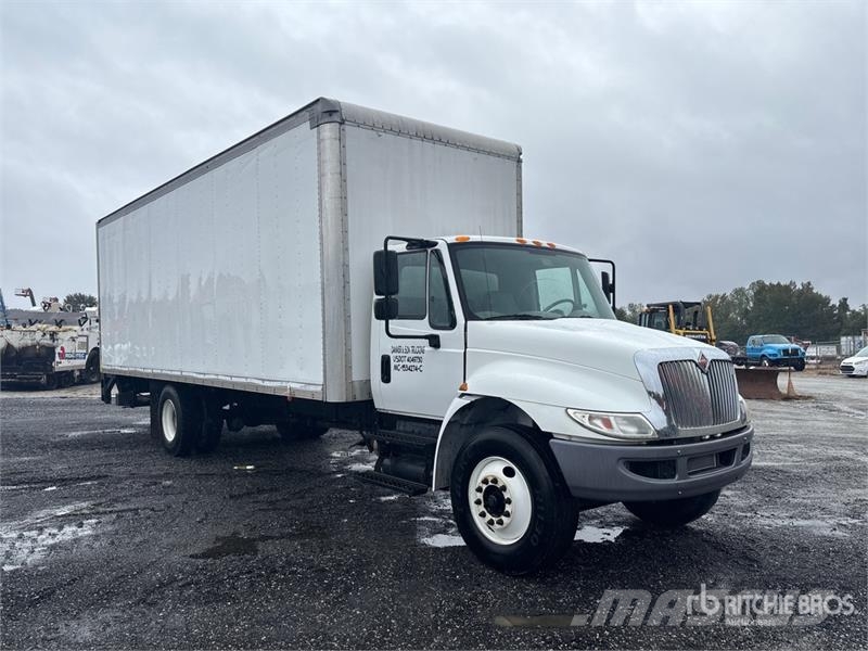 International 4300 Umpikorikuorma-autot