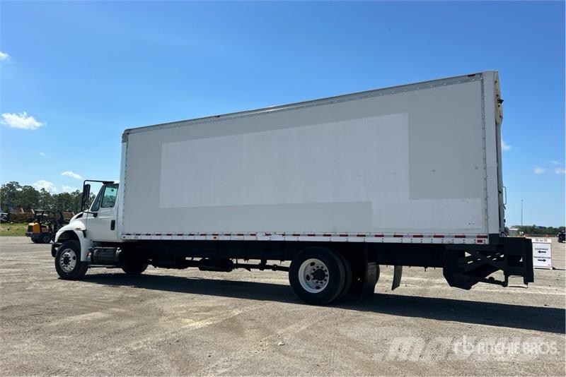 International 4300 厢式货车