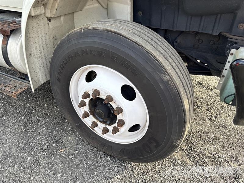 International 4300 Umpikorikuorma-autot