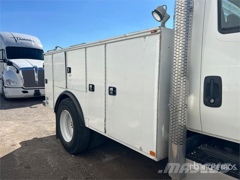 International 4300 Utilitaire benne