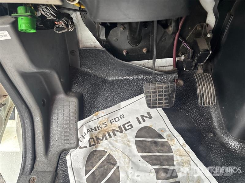 International 4300 Umpikorikuorma-autot