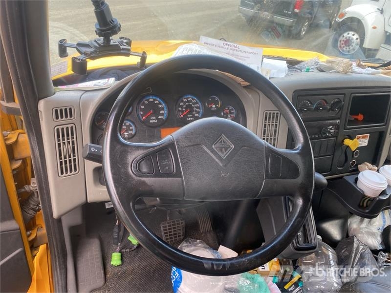 International 4300 Skriňová nadstavba