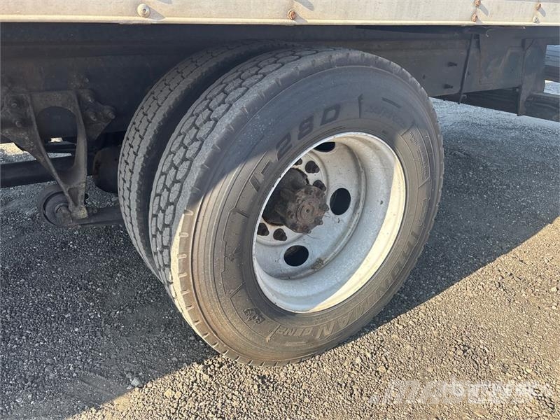 International 4300 Umpikorikuorma-autot