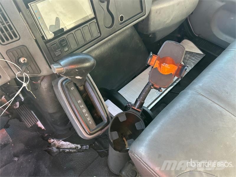 International 4300 ボックスボディー、ウイング、箱車