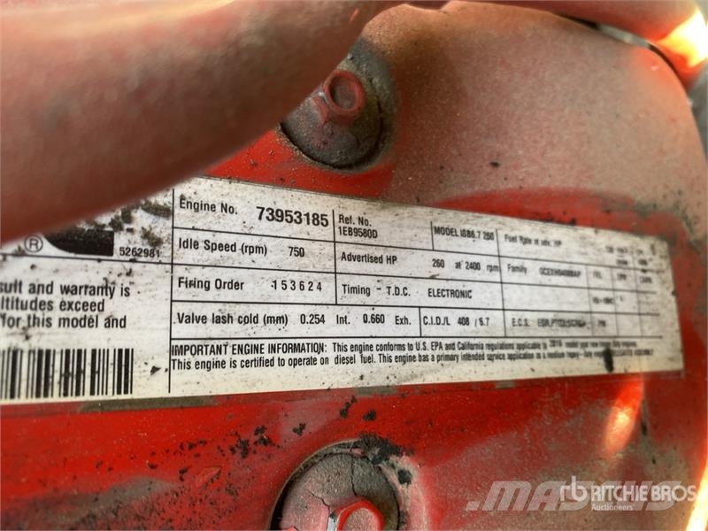 International 4300 شاحنات ذات هيكل صندوقي