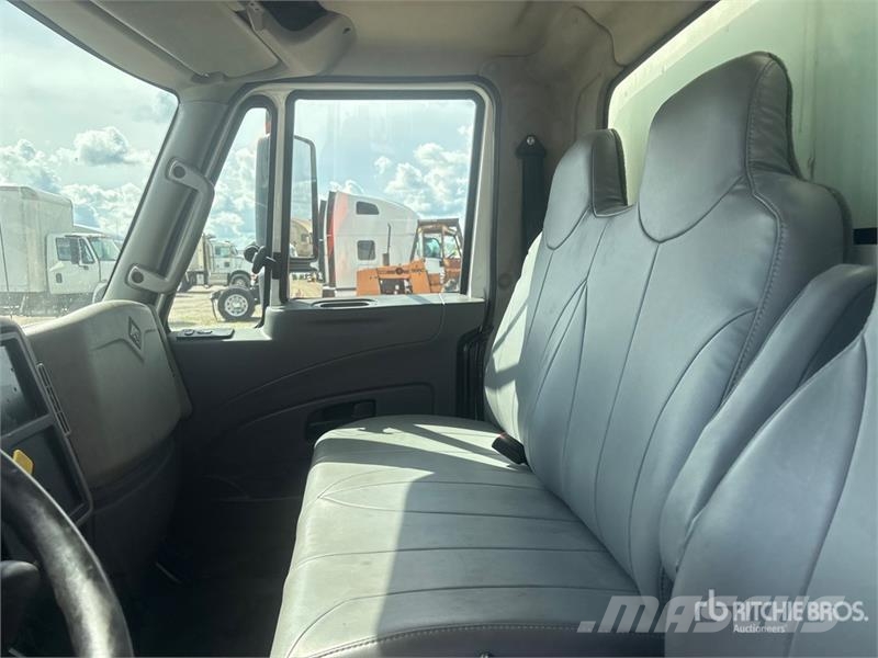 International 4300 Грузовики-Фургоны