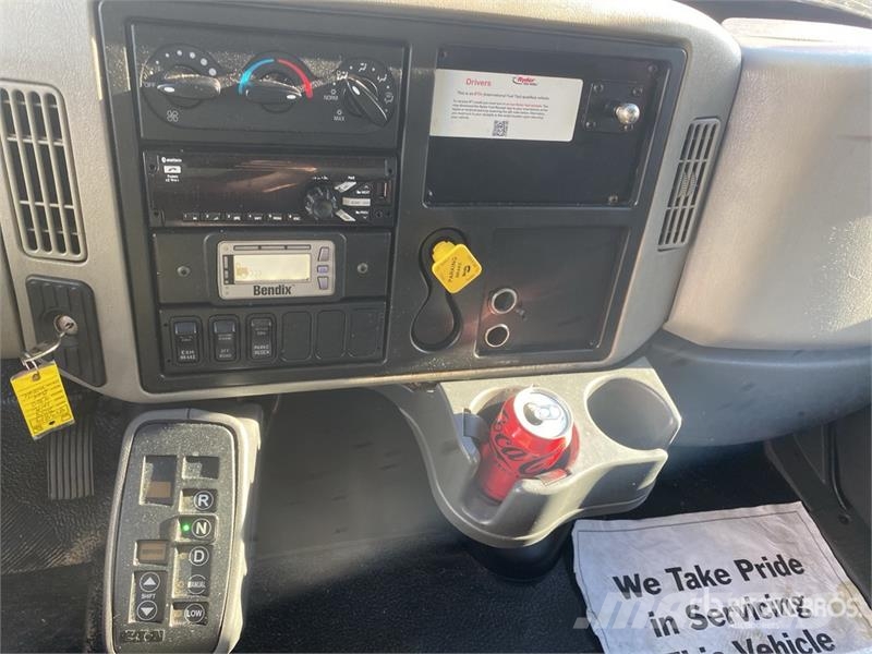 International 4300 Tovornjaki zabojniki