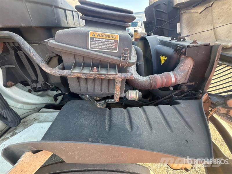 International 4300 Umpikorikuorma-autot