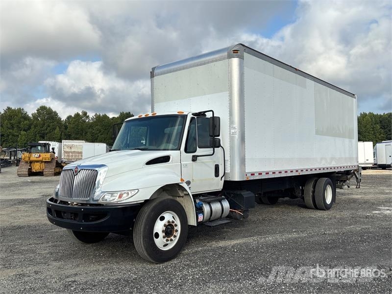 International 4300 Umpikorikuorma-autot