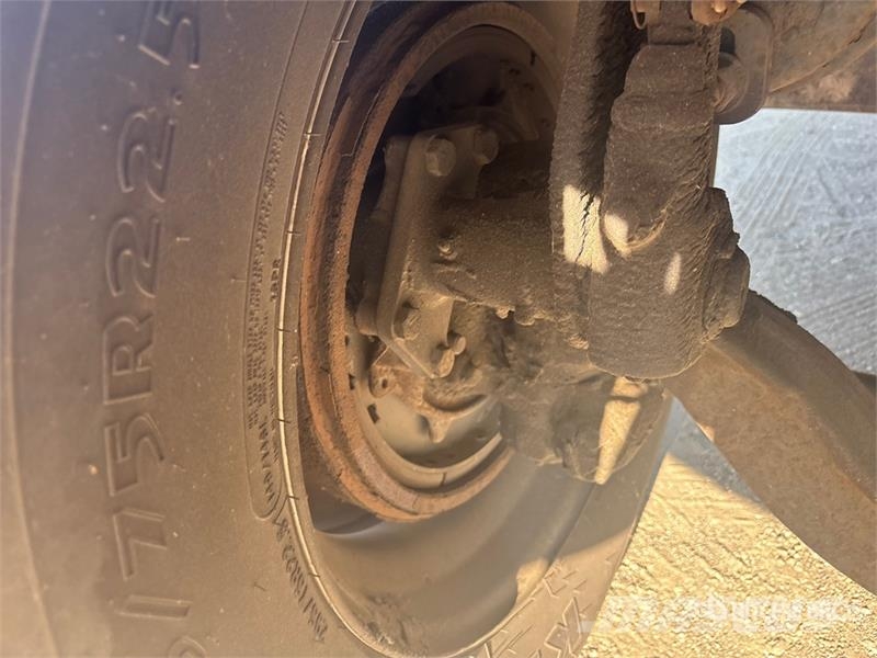 International 4300 Umpikorikuorma-autot