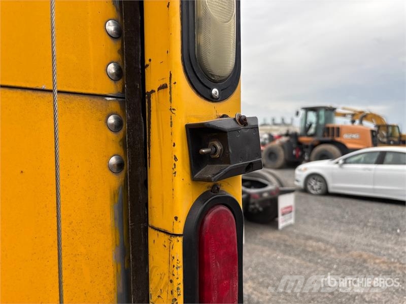 International 4300 Bakwagens met gesloten opbouw