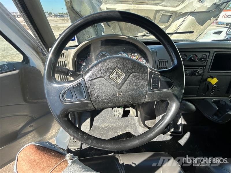 International 4300 Utilitaire benne