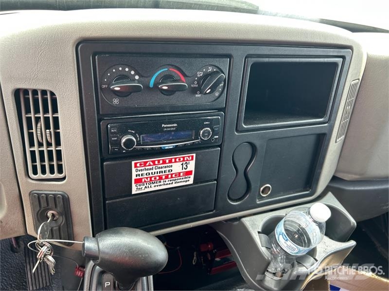 International 4300 厢式货车