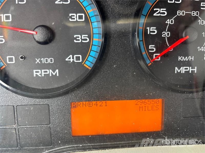 International 4300 Skåpbilar