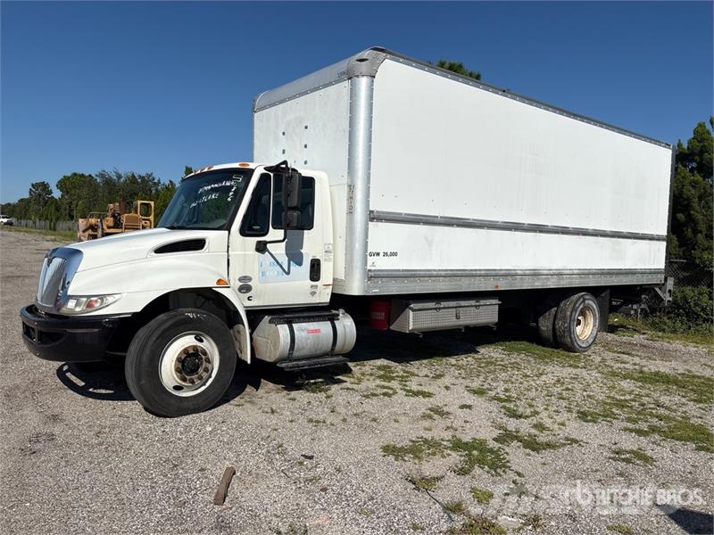 International 4300 Umpikorikuorma-autot